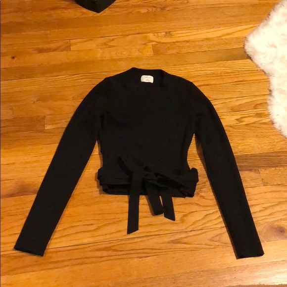 Wilfred Sweaters - Wilfred Aritizia Black Cropped Ribbed sweater Med